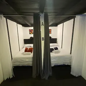 Pub - Party Hotel